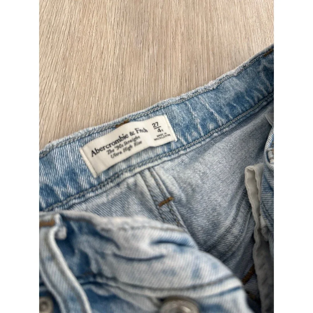 A&F | 90s Straight Ultra High Rise | Size 27 - Picture 5 of 5